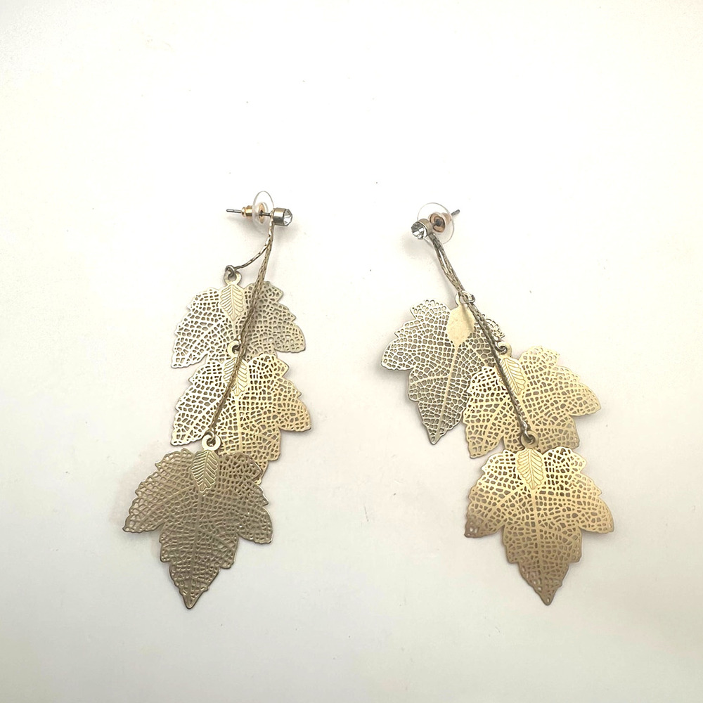 Maple Leaf 3 Leaves Dangle Earring Drop Pierced Earrings Costume Jewelry
